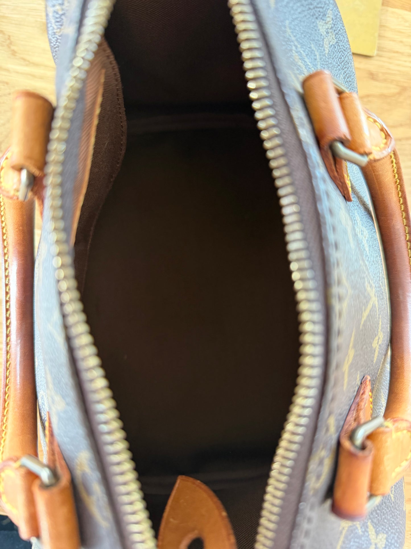 Louis Vuitton Speedy 25